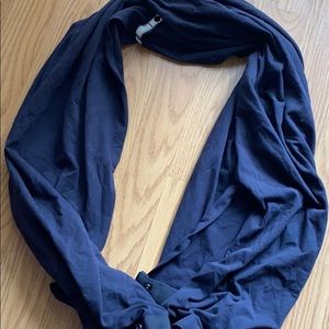 Black Lululemon vinyasa scarf